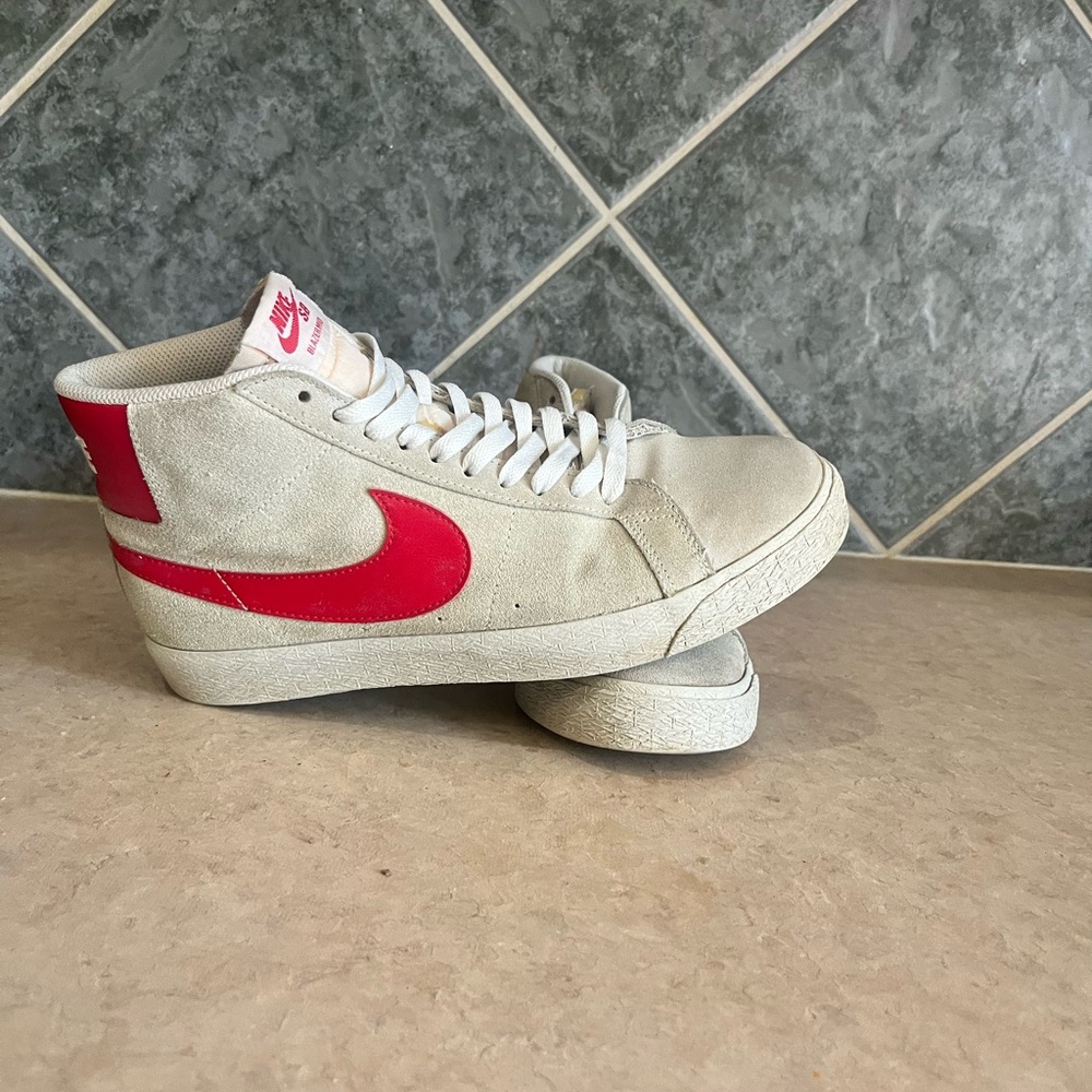 Nike High-Top Sneakers in Cream and Red